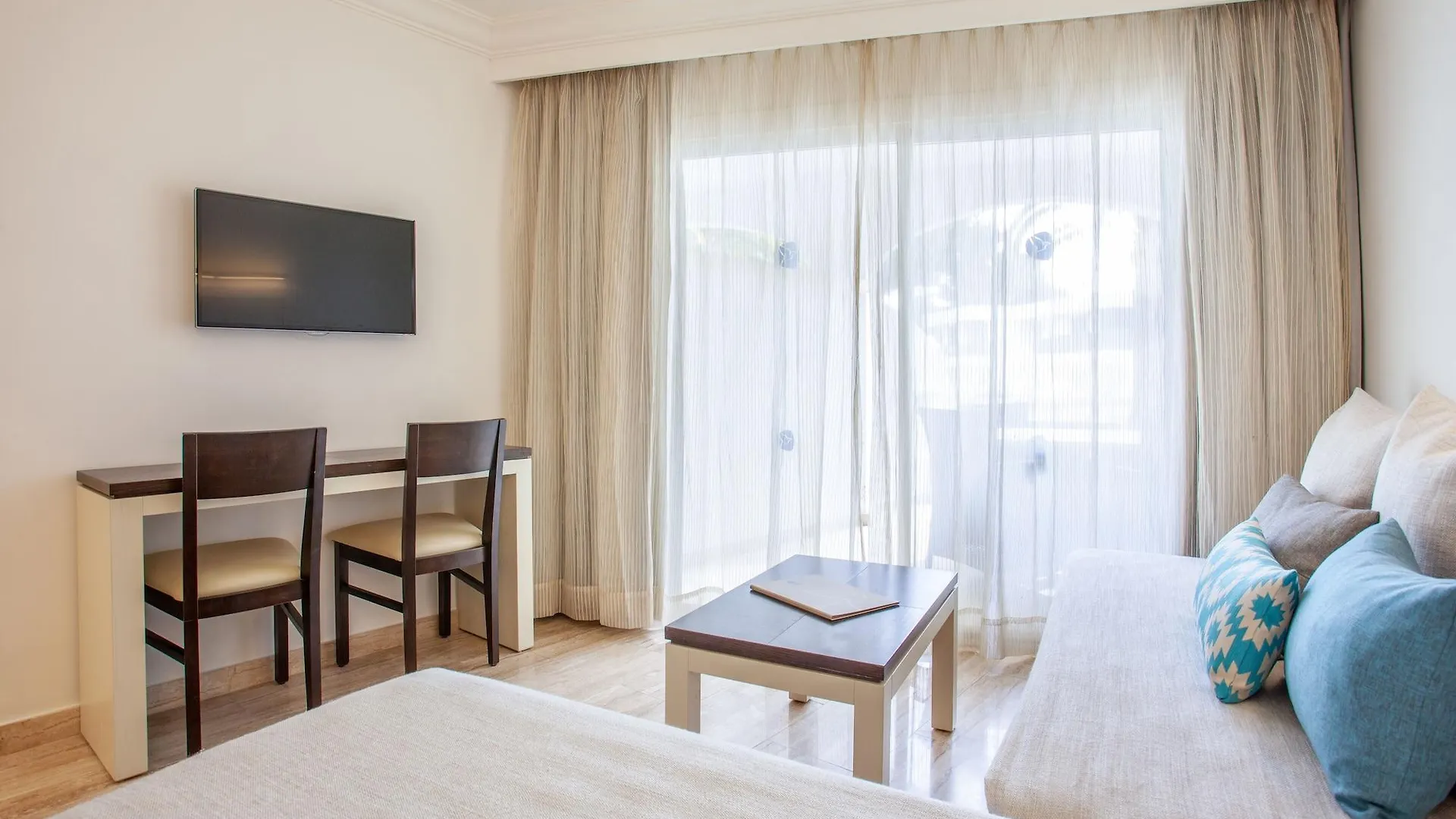 Aparthotel Grupotel Los Principes & Spa Playa de Muro